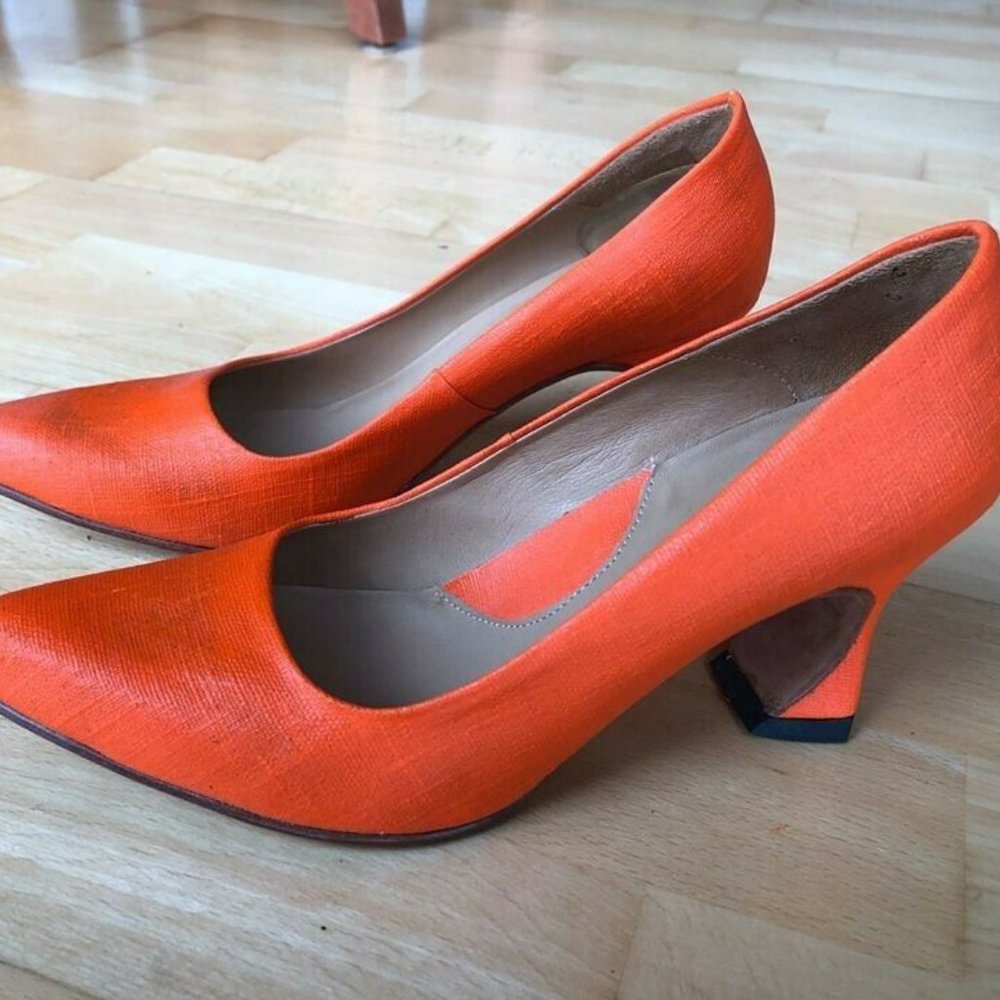 Fluevog Desmond Big Presence Pump - Orange
